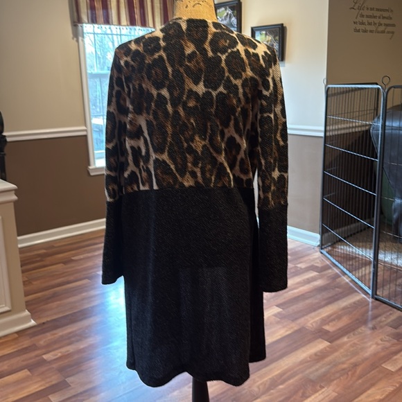 Size medium open front half leopard print half blackish gray cardigan - Picture 5 of 5